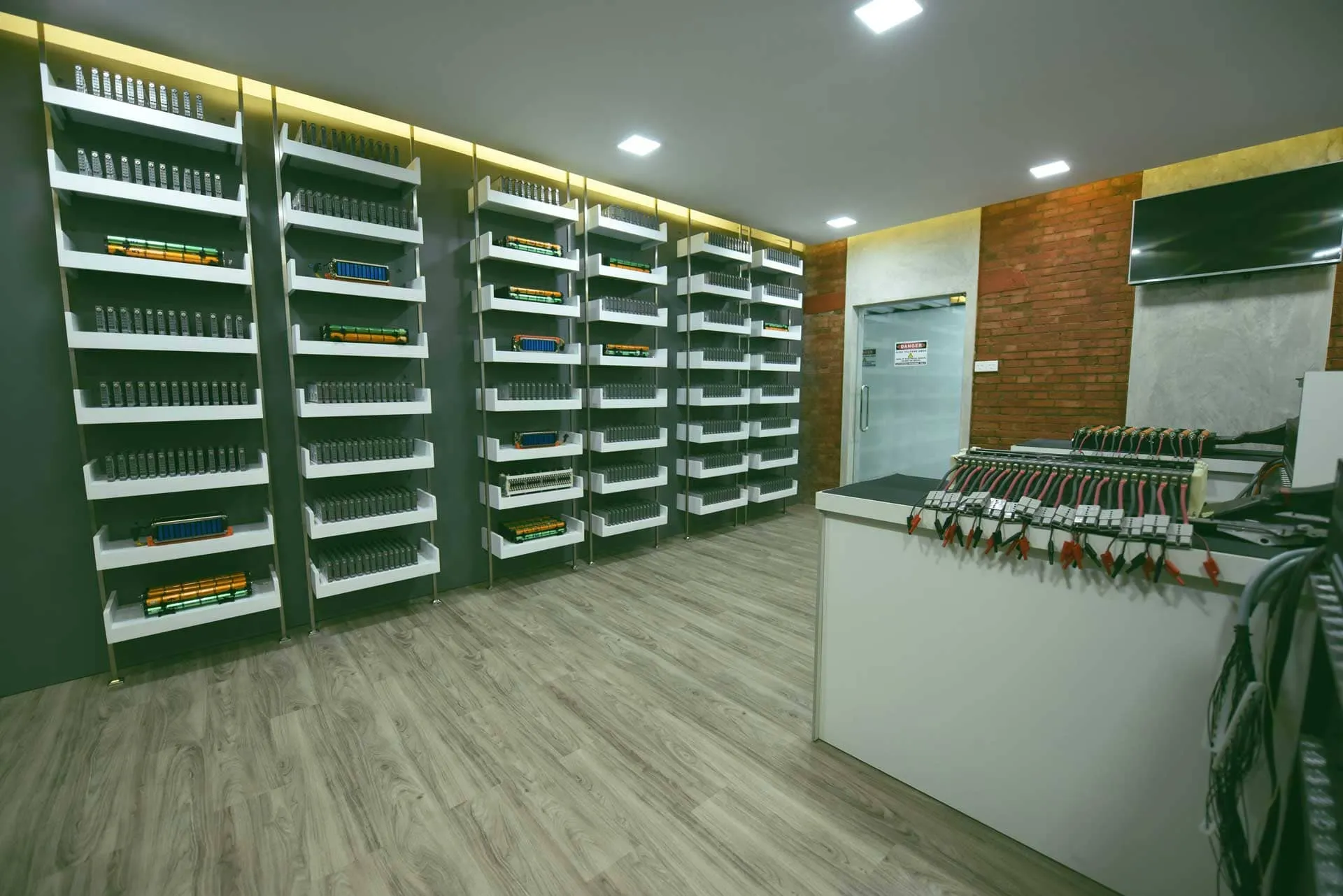 Hybrid Hub Colombo 10